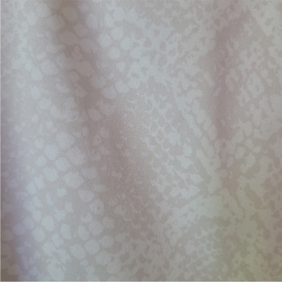 Athleta Marlow Romper XS Pearl White Python Snakeskin Print Elastic Waist - Picture 5 of 8